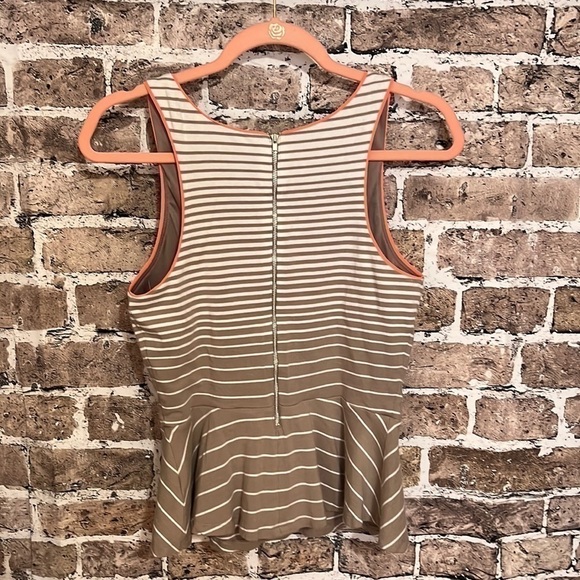 Express Classy Women’s Top - Picture 2 of 4